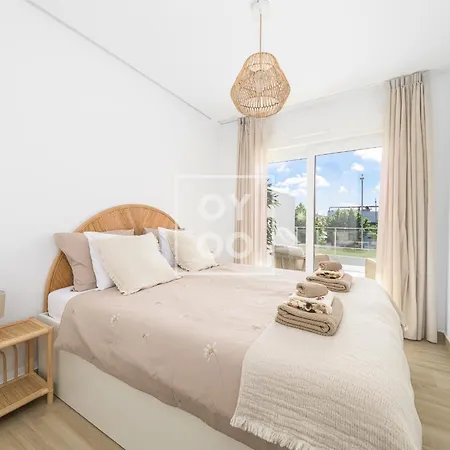 Boho Breeze Penthouse - By Oyoostays Apartman