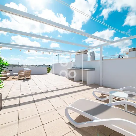 Boho Breeze Penthouse - By Oyoostays Apartman