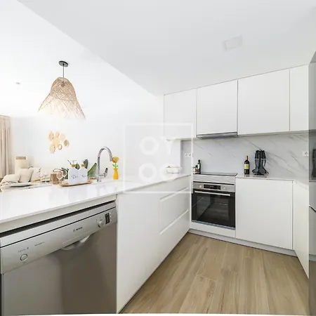 Boho Breeze Penthouse - By Oyoostays Apartman *